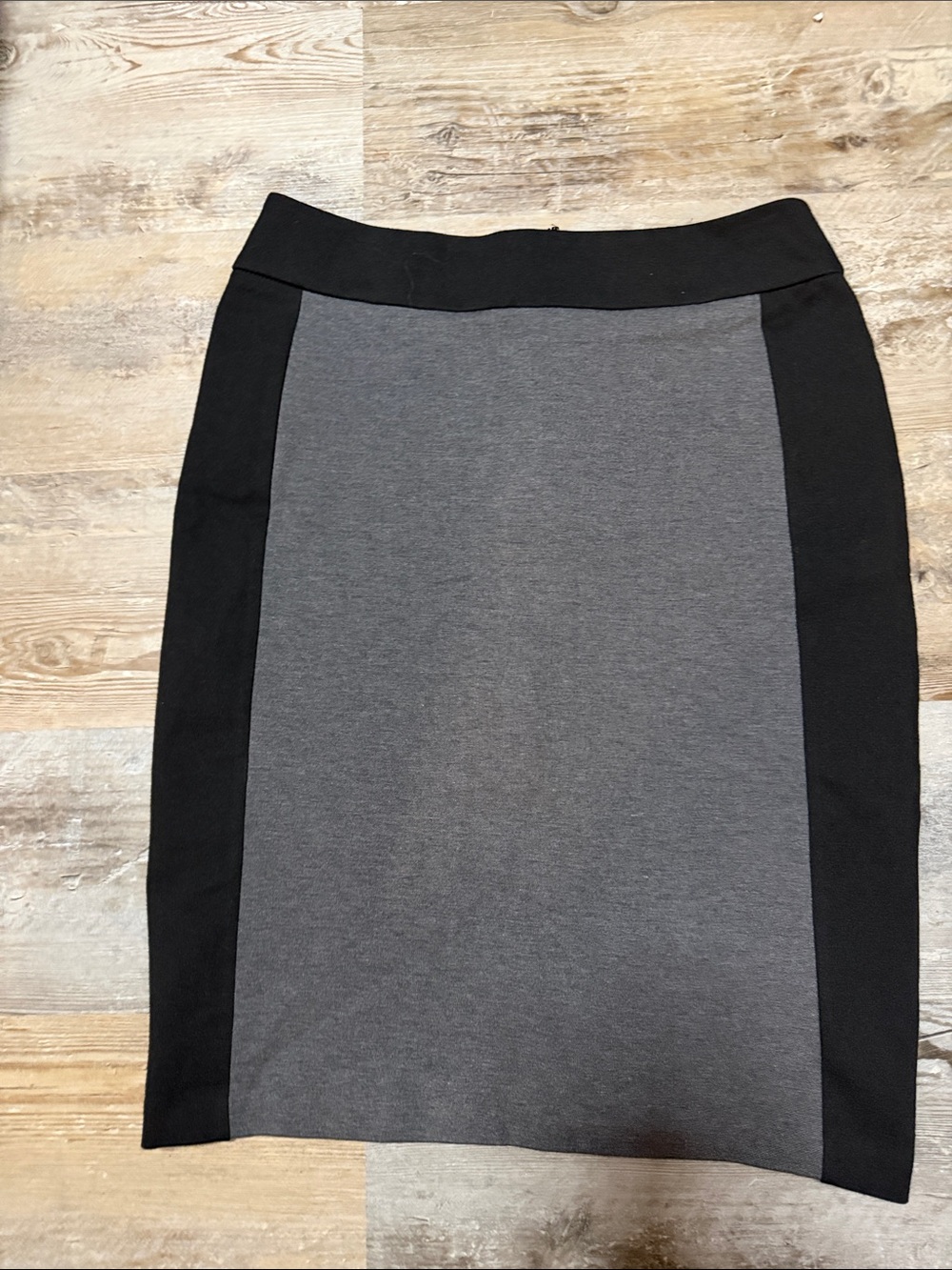 NY&Co Classic Two-Tone Pencil Skirt in Gray and Black
